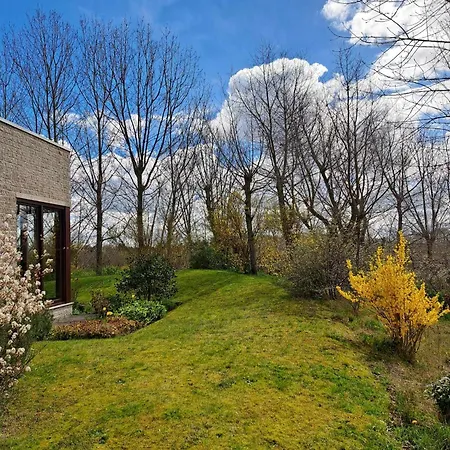La Maison Fleurie Zonnige Vakantiewoning Met Grote Tuin Op 2 Km Van Zee Koksijde Exterior photo