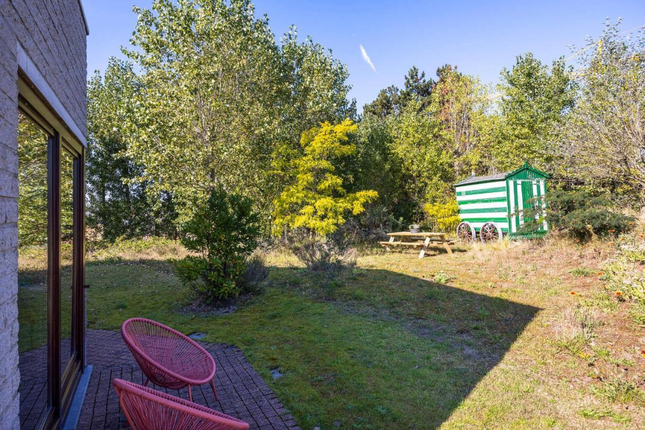 Holiday home La Maison Fleurie Zonnige Vakantiewoning Met Grote Tuin Op 2 Km Zee Koksijde