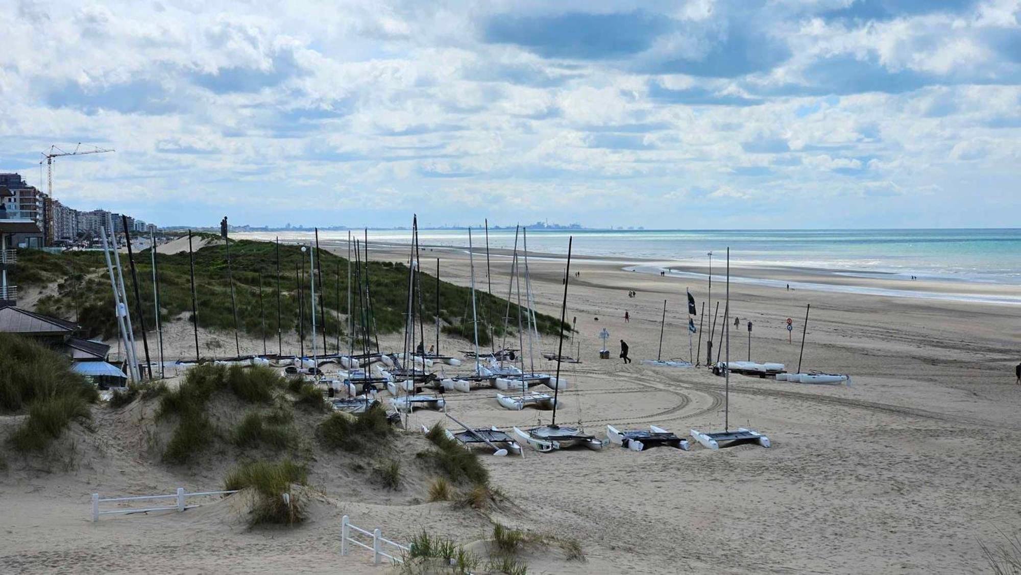 Holiday home La Maison Fleurie Zonnige Vakantiewoning Met Grote Tuin Op 2 Km Zee Koksijde